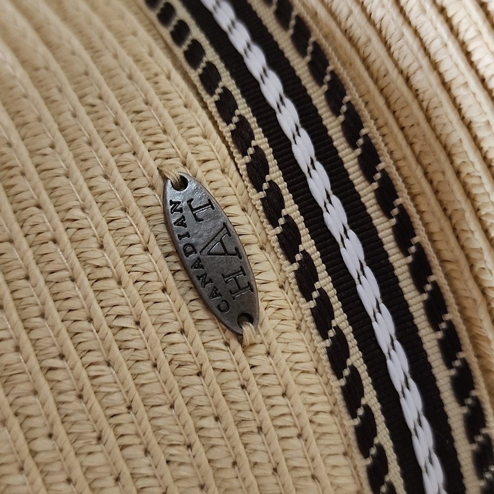 Canadian Hat - Picture 2 of 4